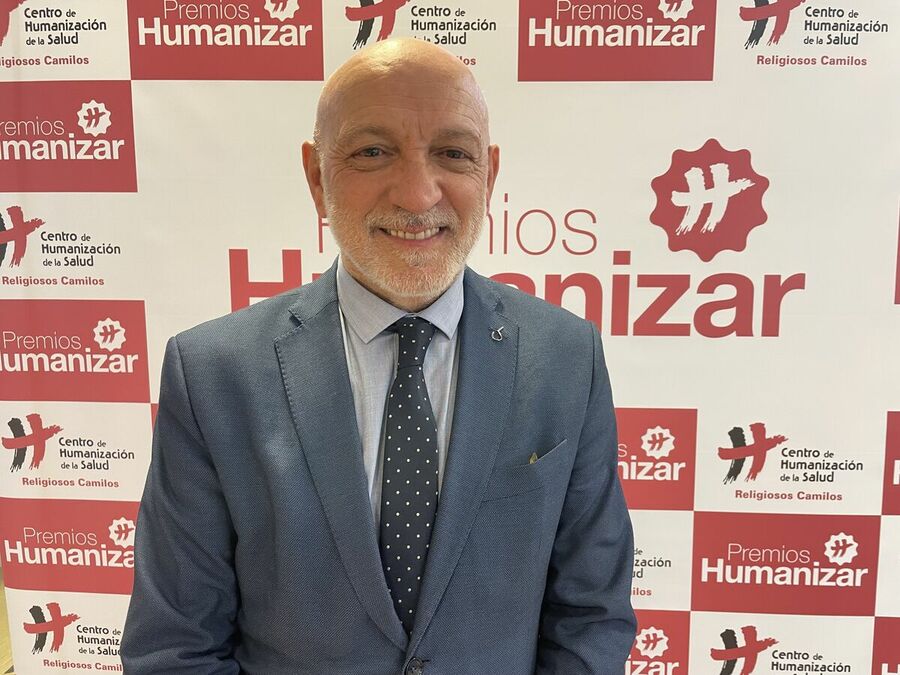 Rodrigo Gutiérrez, Director Médico del Área Integrada de Guadalajara, Recibe el Premio 'Humanizar' del Centro San Camilo